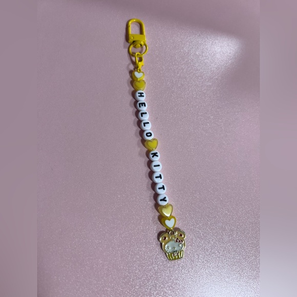 Hello Kitty Jewelry - Hello Kitty Yellow Heart Charm Keychain